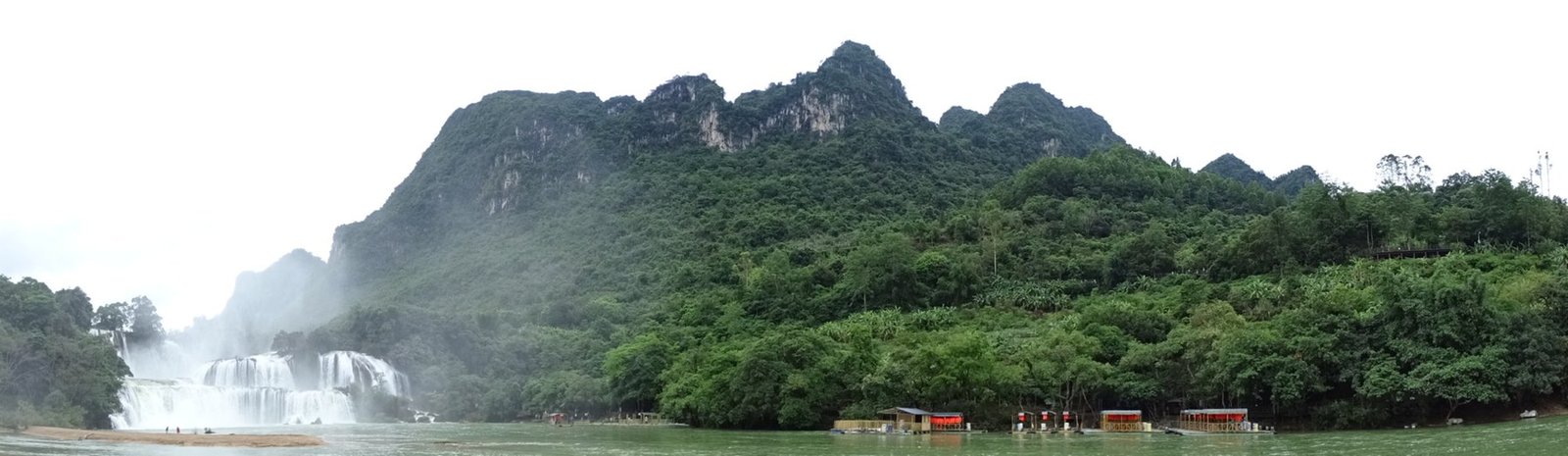 Thác Bản Giốc trên biên giới Việt Trung