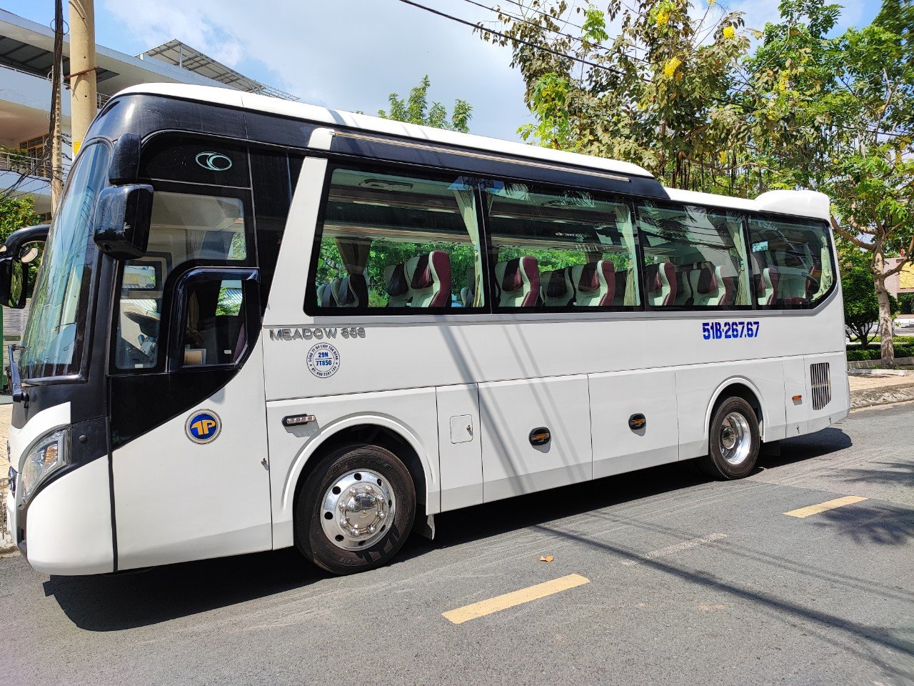 Ngoại thất xe Thaco TB85S 35 chỗ